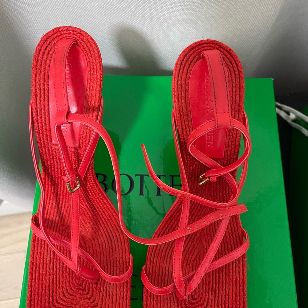 Bottega Veneta Square Stretch Strap Sandal - Picture 4 of 10